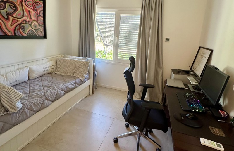 Casa en venta y alquiler en Laguna Blanca con piscina